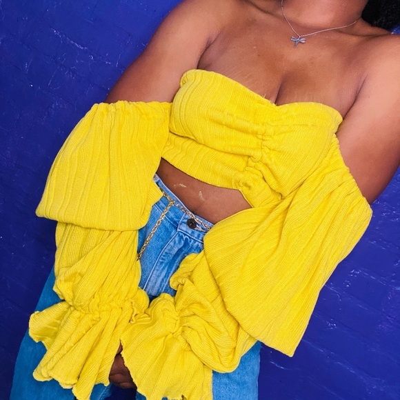 Yellow ribbed knit off the shoulder crop top - Picture 7 of 8